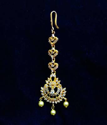 Gold maang-tikka 1