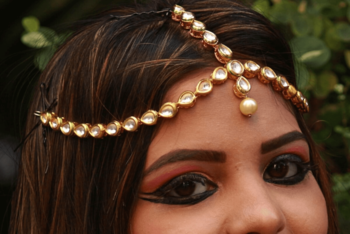 Gold maang-tikka 1