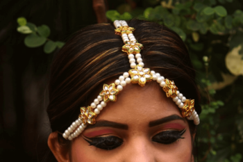 Gold maang-tikka 1