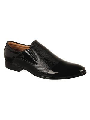 Vardhra Men's Black Synthetic Leather Slip On Formal Shoes 1