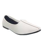 Vardhra Men's White Genuine Leather Casual Mojaris/Jutti