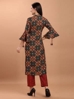 Women Grey Chanderi Silk Printed Straight Kurta with Palazzos 4