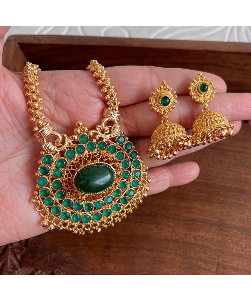 Gorgeous Gold Tone Green Designer Necklace Set Dj29968