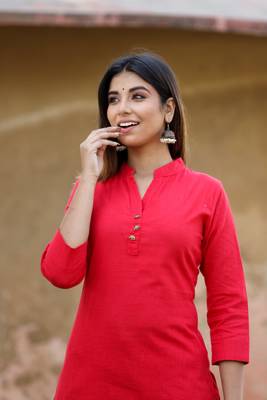 KAAJH Red Solid Cotton Casual Kurta  3