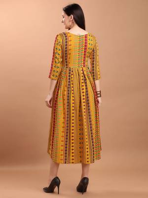 Sajnee Women's Yellow Printed Rayon Flared Kurta 4