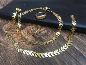 Gold anklets 1