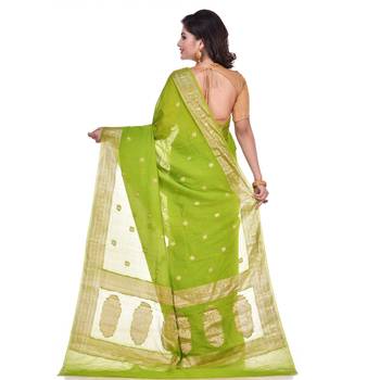 Green woven chiffon saree with blouse 3