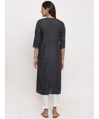Tag 7 Women Grey Yoke Design Embroidered Kurta 3
