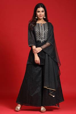 Black Chanderi Silk Embroidered Straight Kurta Palazzo Dupatta Set 1