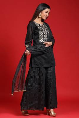 Black Chanderi Silk Embroidered Straight Kurta Palazzo Dupatta Set 3