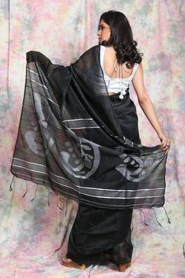 Black woven blended cotton saree with blouse 3
