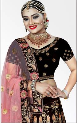 Maroon embroidered velvet semi stitched bridal lehenga 2