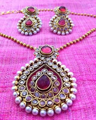 Pink necklace-sets 1