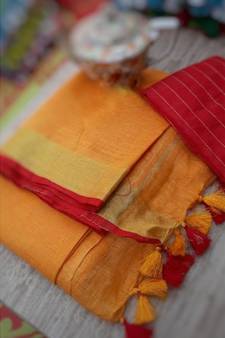 Multicolor Handcrafted Semi-Linen Saree with Blouse Piece?