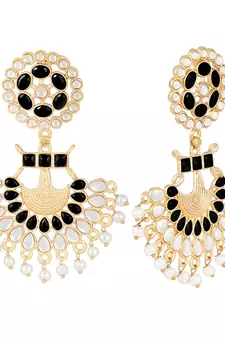 Black pearl earrings