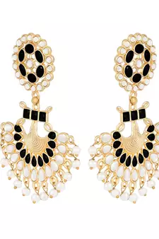 Black pearl earrings