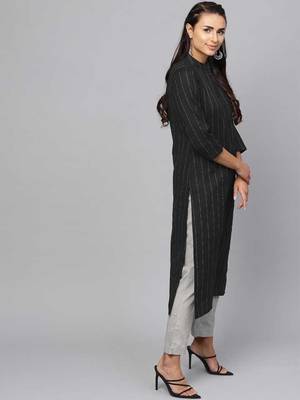 Women's Black Striped Straight Kurta 2