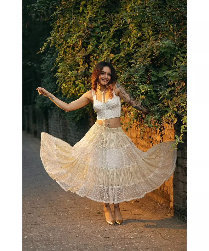 NET LACE SKIRT