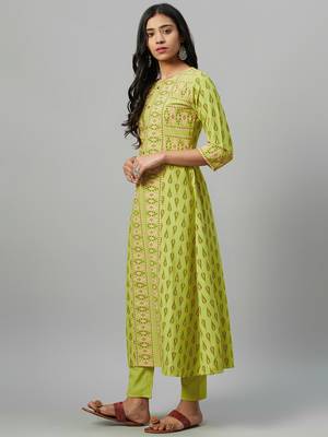 Green printed rayon kurtas-and-kurtis 2