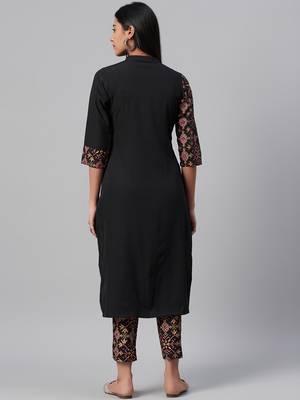 Black printed crepe kurtas-and-kurtis 3