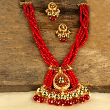 Red necklaces 3