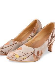 Abstract Floral pump