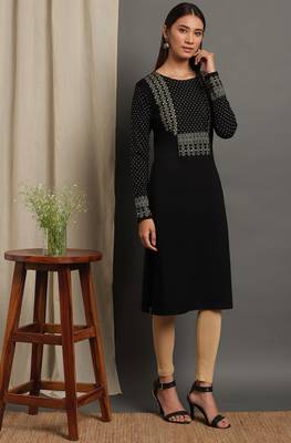 Janasya Women's Black Woolen Kurta 1