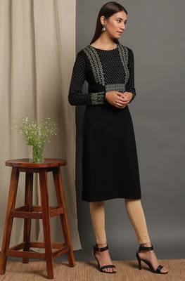 Janasya Women's Black Woolen Kurta 3