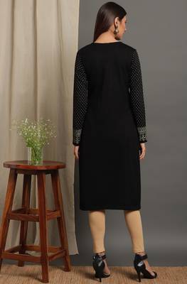 Janasya Women's Black Woolen Kurta 4