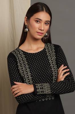 Janasya Women's Black Woolen Kurta 5