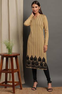 Janasya Women's Beige Woolen Kurta 1