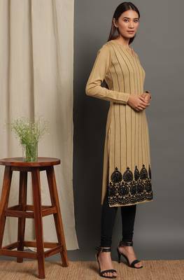Janasya Women's Beige Woolen Kurta 3