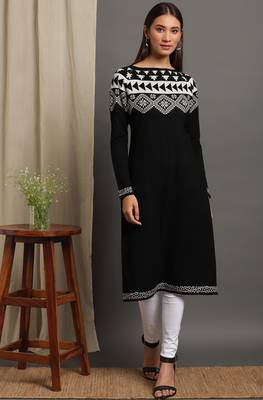 Janasya Women's Black Woolen Kurta 1