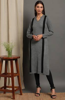 Janasya Women's Grey Woolen Kurta 1