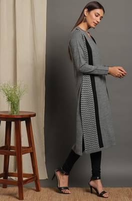 Janasya Women's Grey Woolen Kurta 3