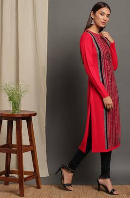 Janasya Women's Red Woolen Kurta 3