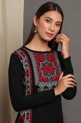 Janasya Women's Black Woolen Kurta 5