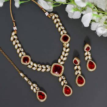 Red necklace-sets 2