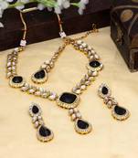 Black necklace-sets