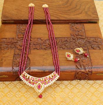 Pink agate necklaces 1