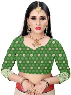 Green printed silk saree with blouse 4