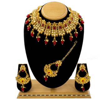 Red necklaces 2