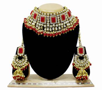 Red necklaces 2