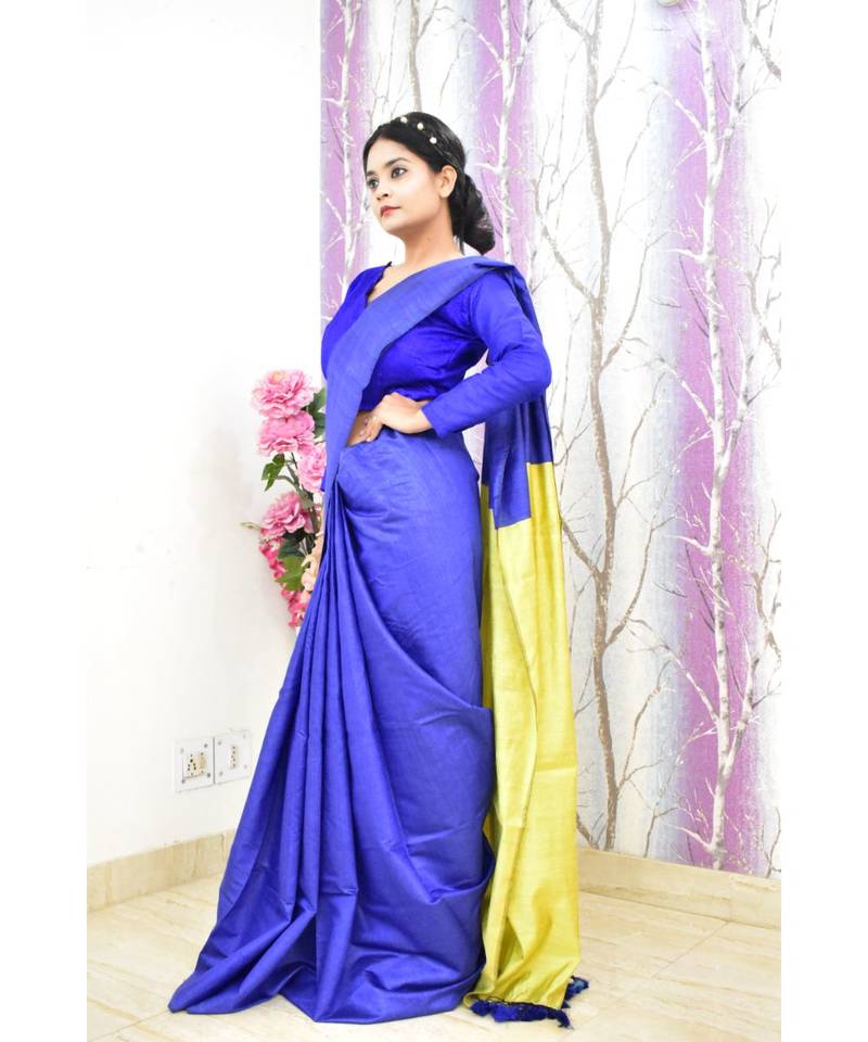 Handwoven cotton silk saree with contrast pallu and contrast blouse piece with tassels in the pallu