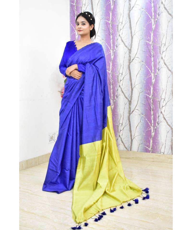 Handwoven cotton silk saree with contrast pallu and contrast blouse piece with tassels in the pallu