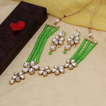 Green necklace-sets 2