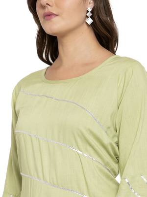 Green plain rayon kurtas-and-kurtis 4