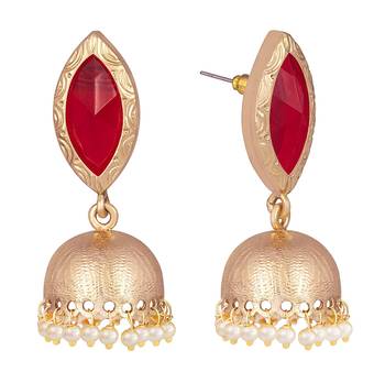 Red pearl earrings 2