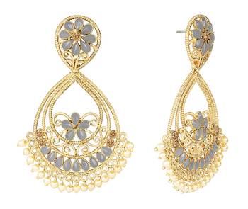 Grey pearl earrings 2