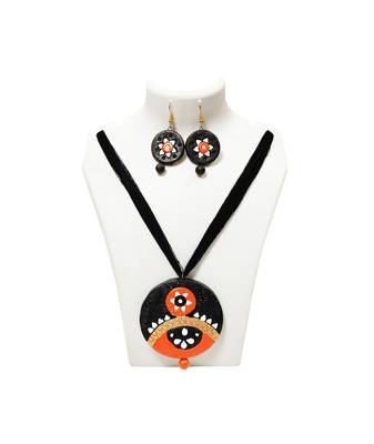 Black terracotta-jewelry 2